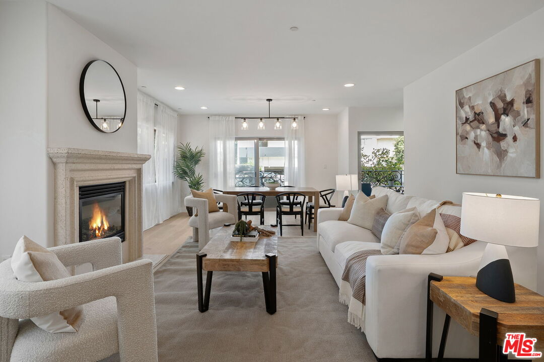 Los Angeles, California, 90025, United States, 3 Bedrooms Bedrooms, ,3 BathroomsBathrooms,Residential,For Sale,1939607