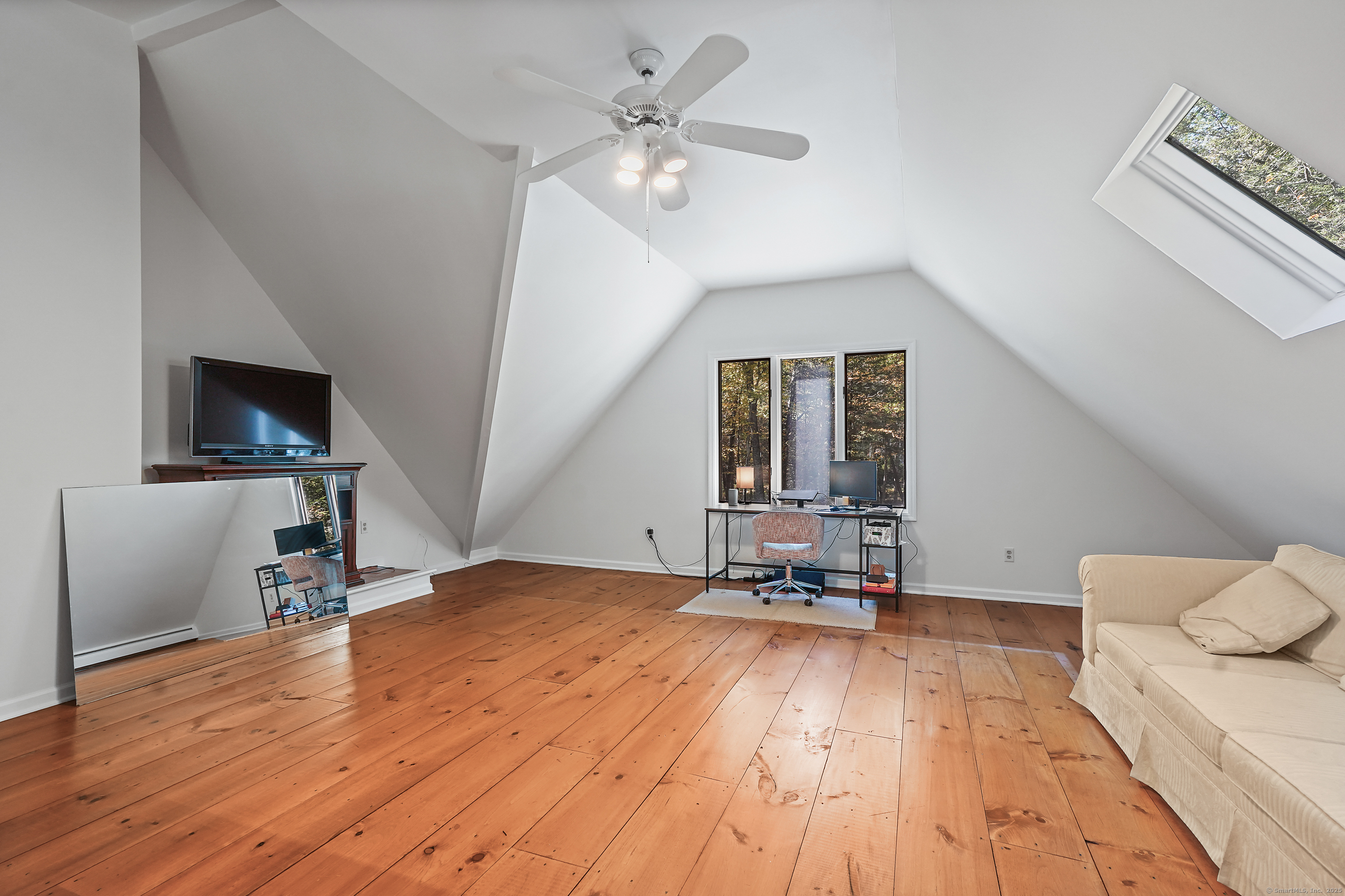 Brookfield, Connecticut, 06804, United States, 4 Bedrooms Bedrooms, ,3 BathroomsBathrooms,Residential,For Sale,1969368