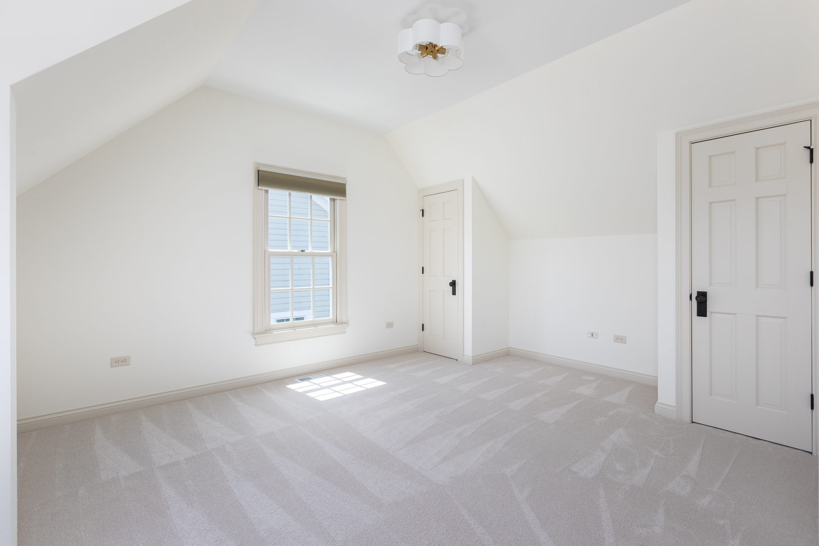 Sugar Grove, Illinois, 60554, United States, 4 Bedrooms Bedrooms, ,4 BathroomsBathrooms,Residential,For Sale,1918159