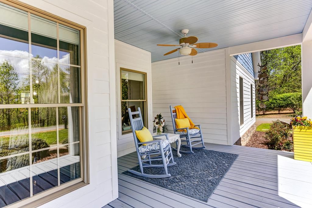 Warne, North Carolina, 28909, United States, 3 Bedrooms Bedrooms, ,3 BathroomsBathrooms,Residential,For Sale,1878165