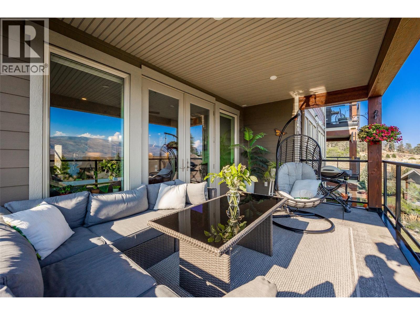 PEACHLAND, British Columbia, V0H 1X5, CA, 3 Bedrooms Bedrooms, ,2 BathroomsBathrooms,Residential,For Sale,1951161