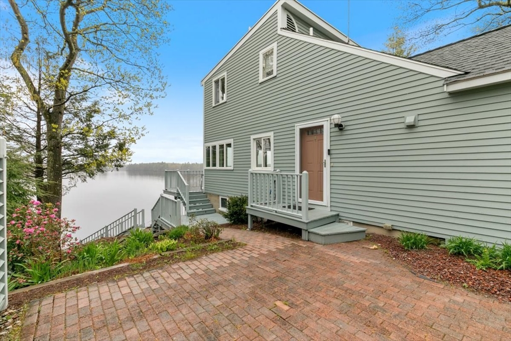 Kingston, New Hampshire, 03848, United States, 2 Bedrooms Bedrooms, ,2 BathroomsBathrooms,Residential,For Sale,1879269
