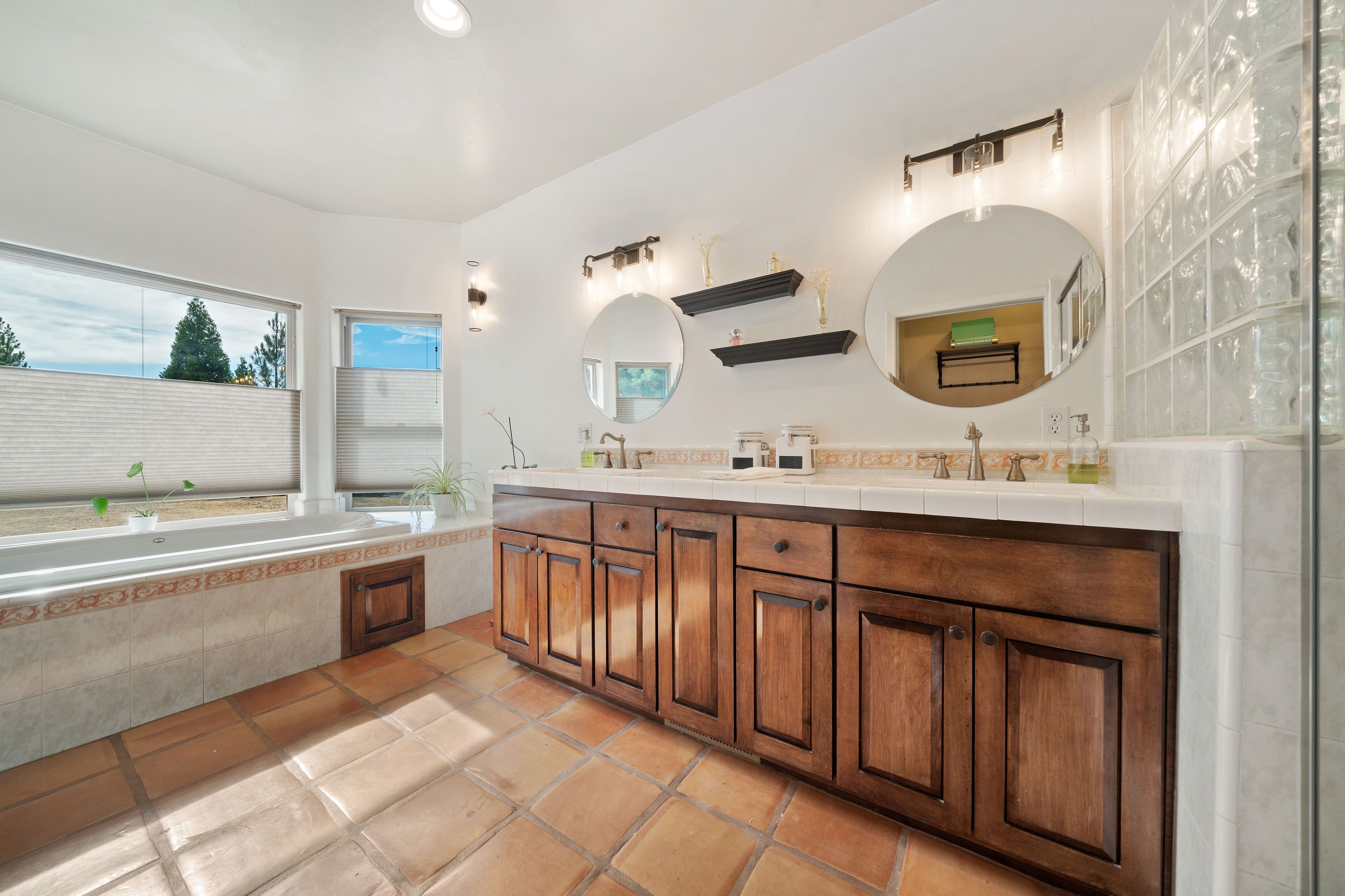  Mediterranean-Inspired Estate on 1.67 Acres  Private Oasis in Jackson - 物件實景