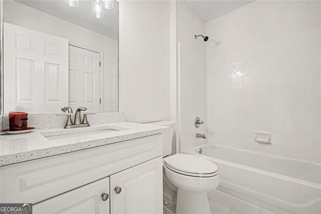 Roswell, Georgia, 30075, United States, 5 Bedrooms Bedrooms, ,4 BathroomsBathrooms,Residential,For Sale,2044480