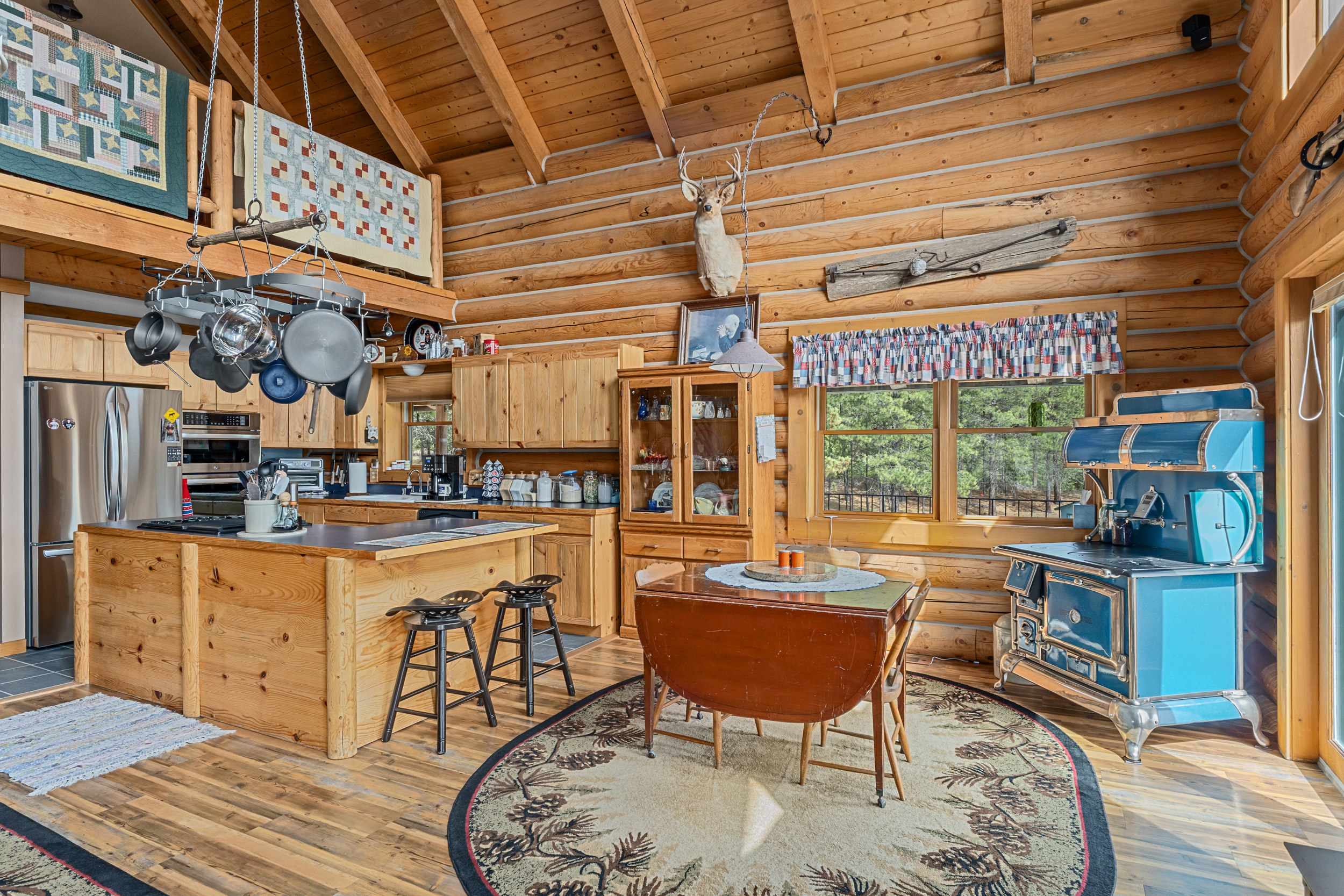 Colville, Washington, 99114, United States, 2 Bedrooms Bedrooms, ,3 BathroomsBathrooms,Residential,For Sale,1763209