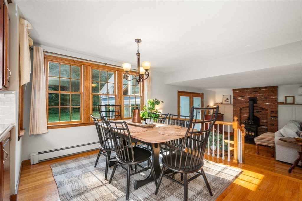 Holden, Massachusetts, 01520, United States, 4 Bedrooms Bedrooms, ,3 BathroomsBathrooms,Residential,For Sale,1948206