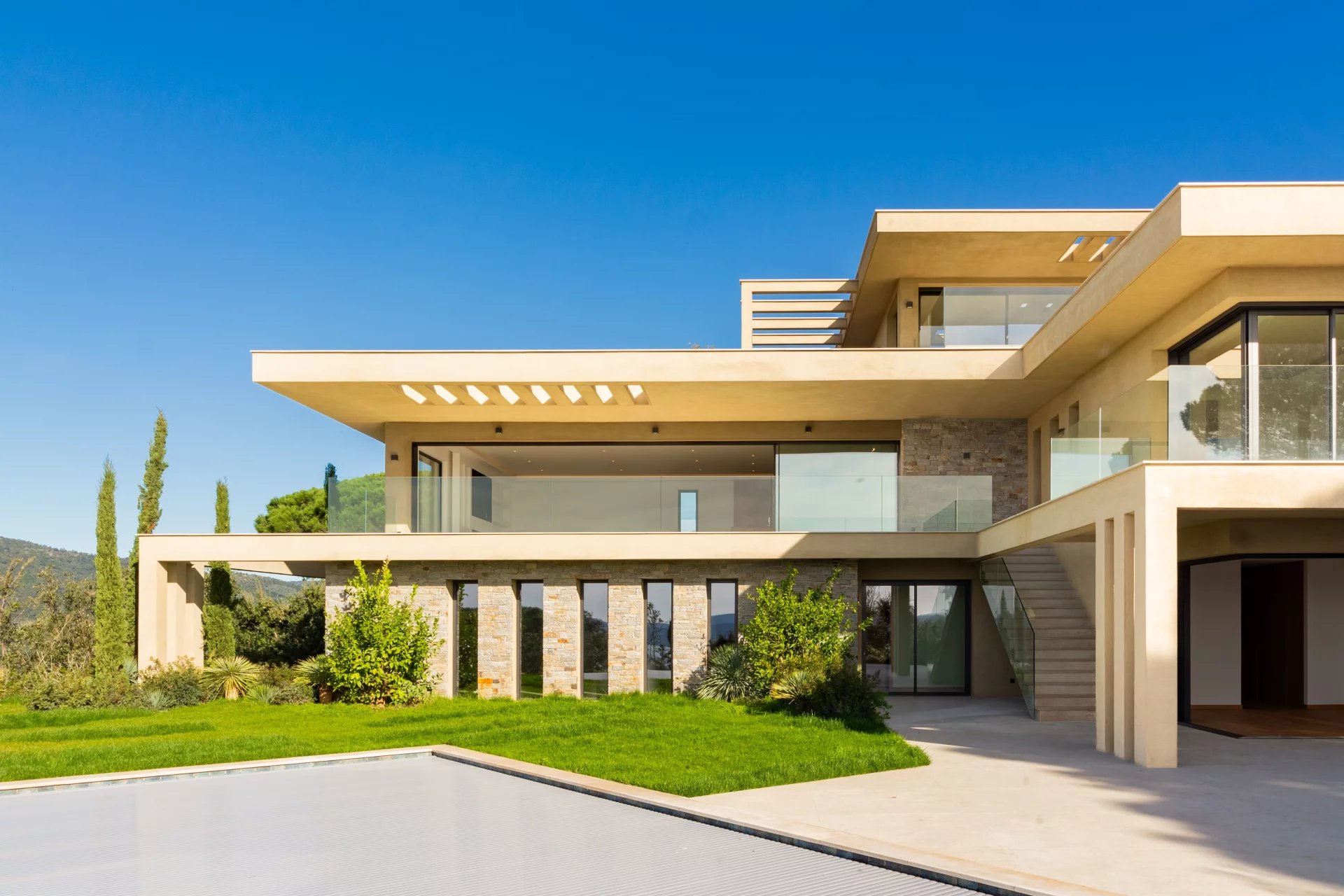 Sainte-Maxime, Provence-Alpes-Côte d’Azur, 83120, FR, 5 Bedrooms Bedrooms, ,5 BathroomsBathrooms,Residential,For Sale,1395369