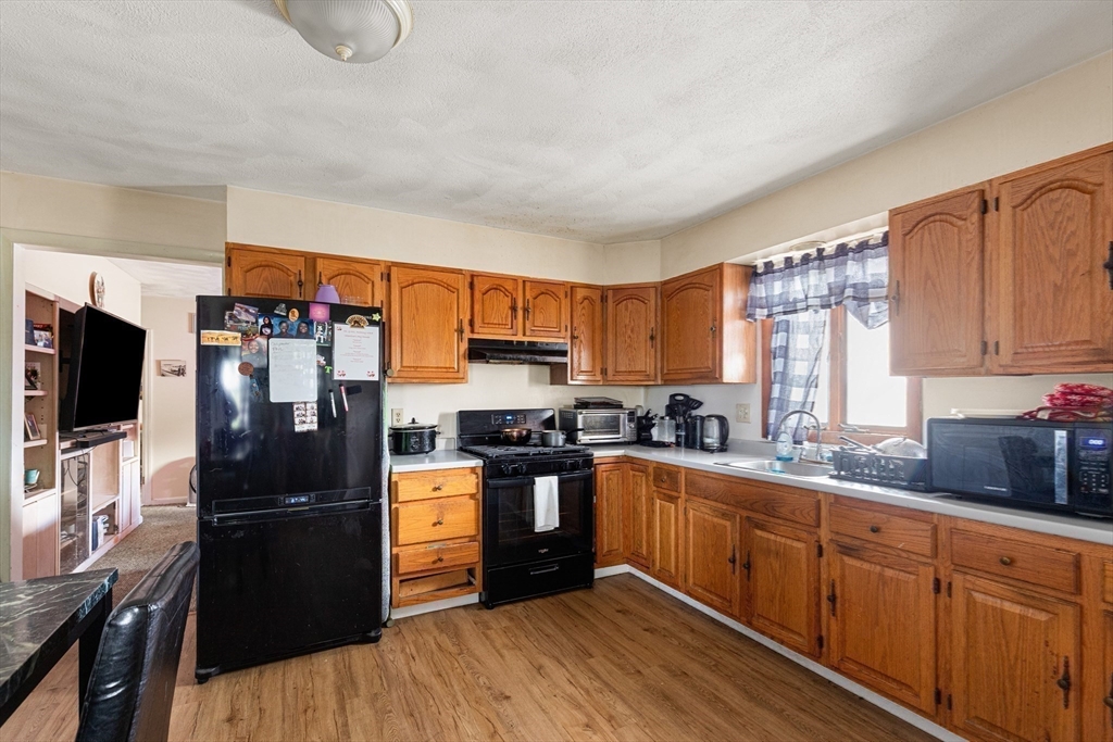 Malden, Massachusetts, 02148, United States, 8 Bedrooms Bedrooms, ,3 BathroomsBathrooms,Residential,For Sale,2049419