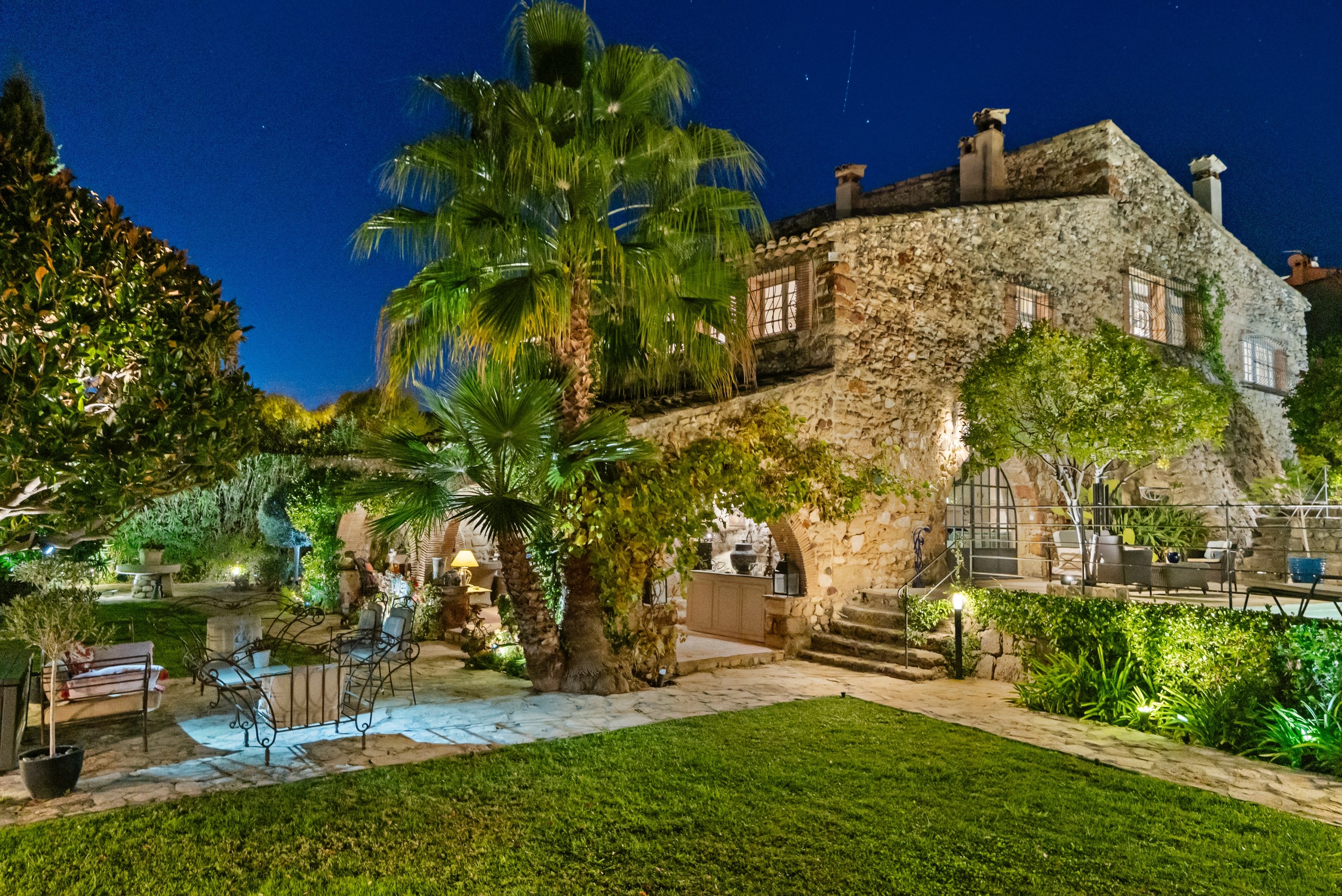 Exceptional stone bastide in Biot with pool and sea views - 物件實景