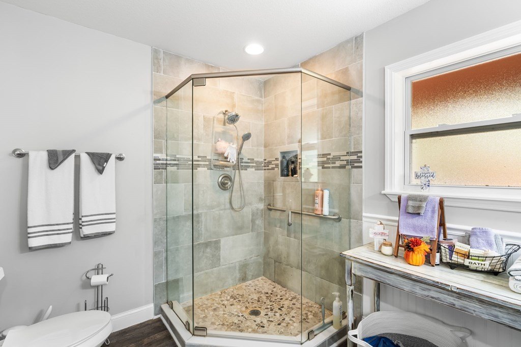 Blairsville, Georgia, 30512, United States, 3 Bedrooms Bedrooms, ,3 BathroomsBathrooms,Residential,For Sale,1979899