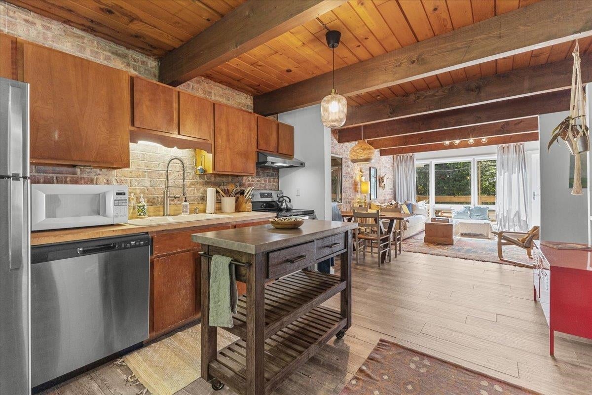 Stowe, Vermont, 05672, United States, 3 Bedrooms Bedrooms, ,2 BathroomsBathrooms,Residential,For Sale,1901768