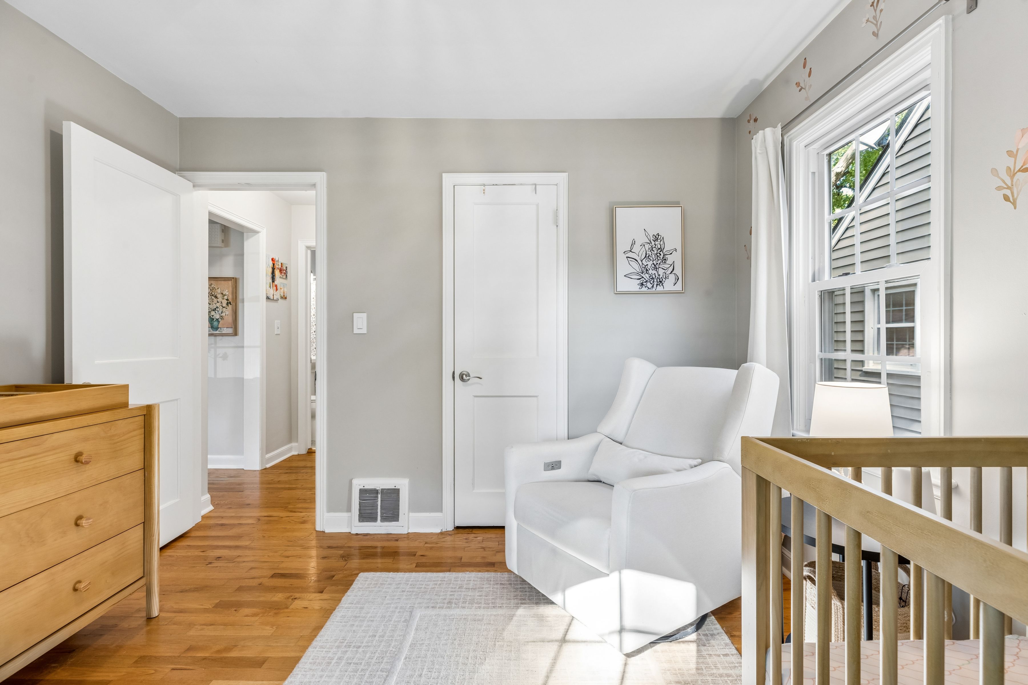  Updated Saint Louis Park Bungalow with Timeless Charm - 物件實景