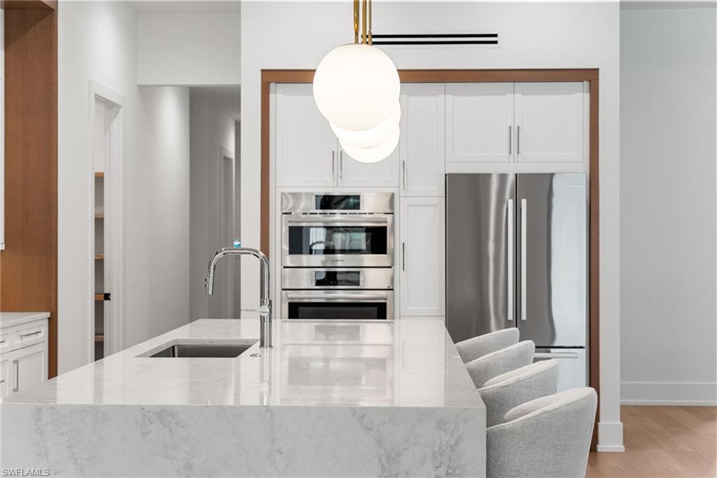 Naples, Florida, 34105, United States, 4 Bedrooms Bedrooms, ,5 BathroomsBathrooms,Residential,For Sale,1991548