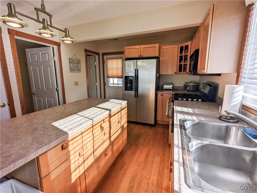 Sylvan Beach, New York, 13157, United States, 4 Bedrooms Bedrooms, ,2 BathroomsBathrooms,Residential,For Sale,1988028