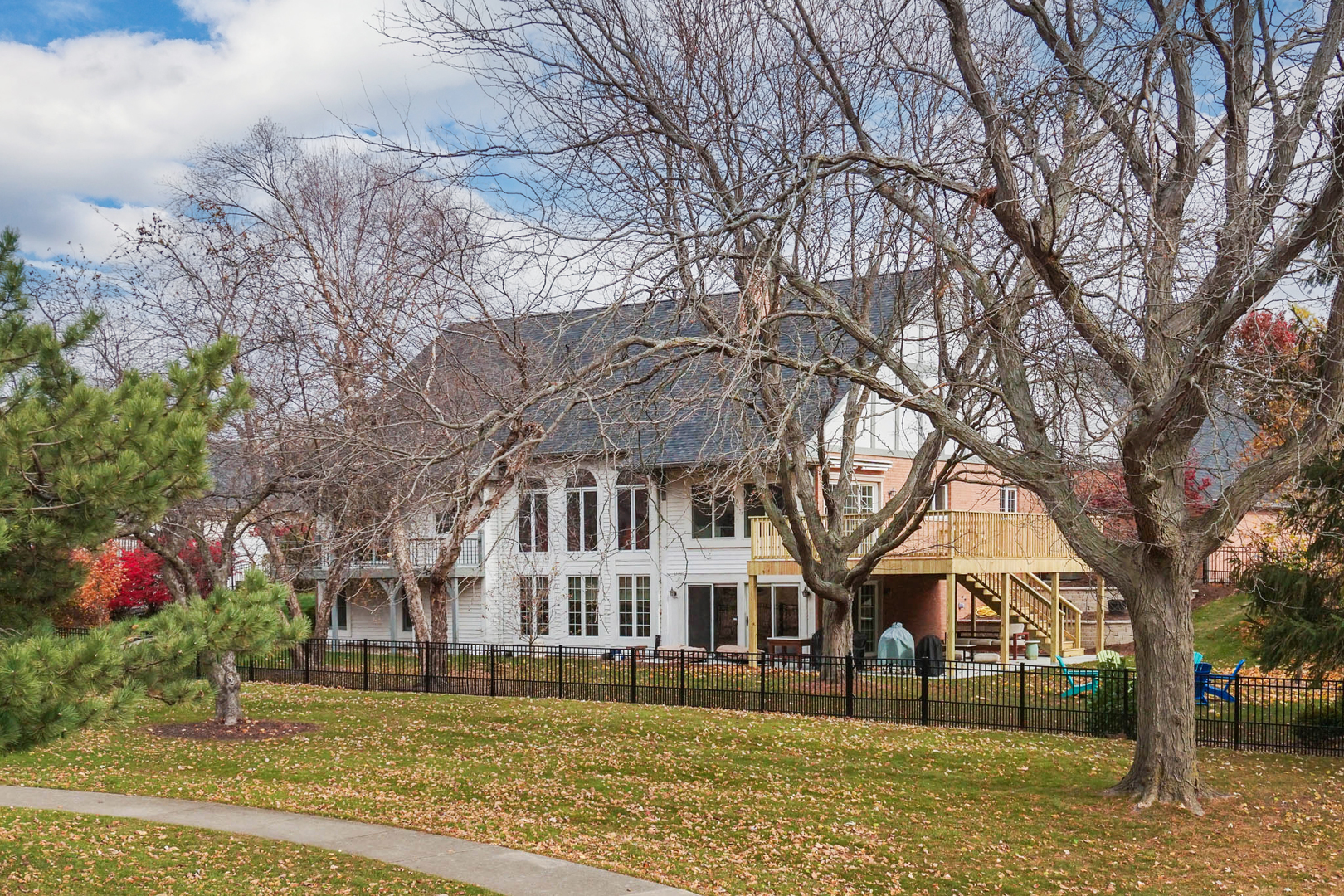 Bloomington, Illinois, 61704, United States, 5 Bedrooms Bedrooms, ,4 BathroomsBathrooms,Residential,For Sale,1991973