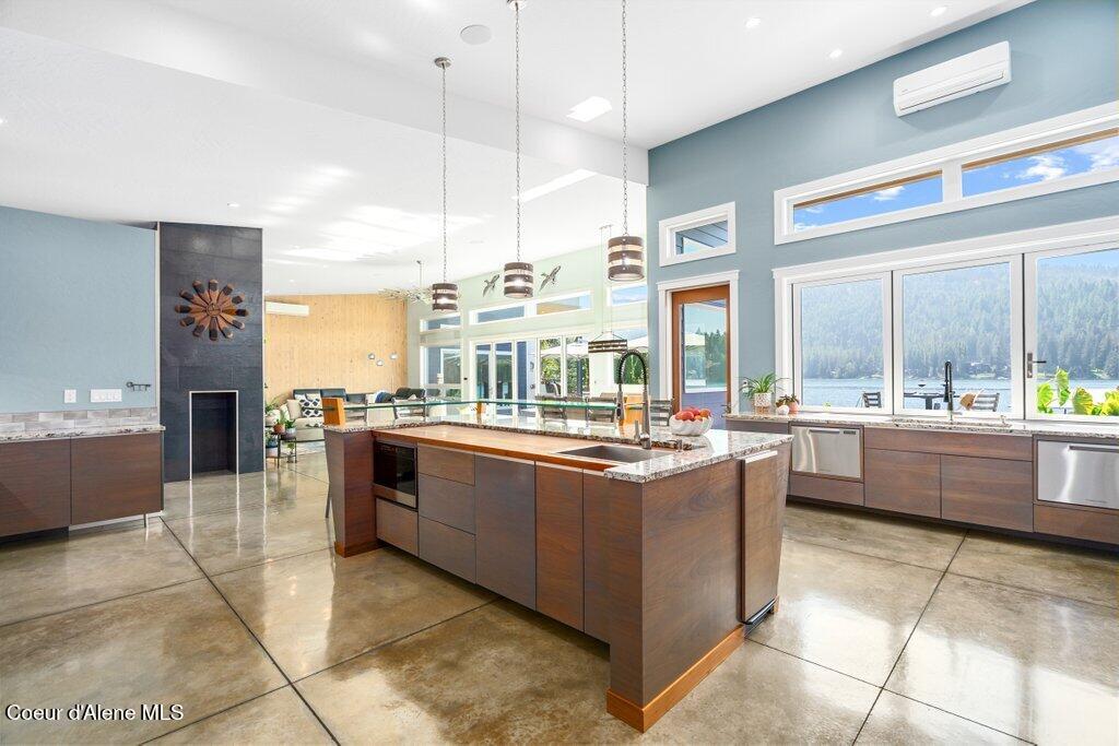 Sandpoint, Idaho, 83864, United States, 4 Bedrooms Bedrooms, ,3 BathroomsBathrooms,Residential,For Sale,1983378