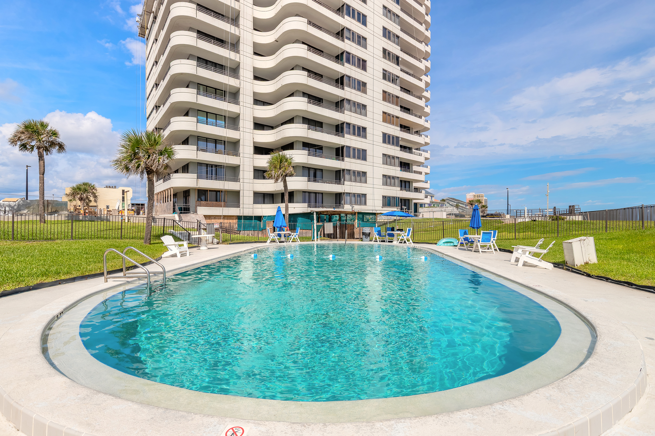 Daytona Beach, Florida, 32118, United States, 3 Bedrooms Bedrooms, ,2 BathroomsBathrooms,Residential,For Sale,1981159