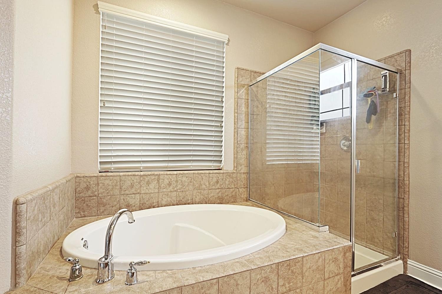 Valley Springs, California, 95252, United States, 3 Bedrooms Bedrooms, ,3 BathroomsBathrooms,Residential,For Sale,2005908