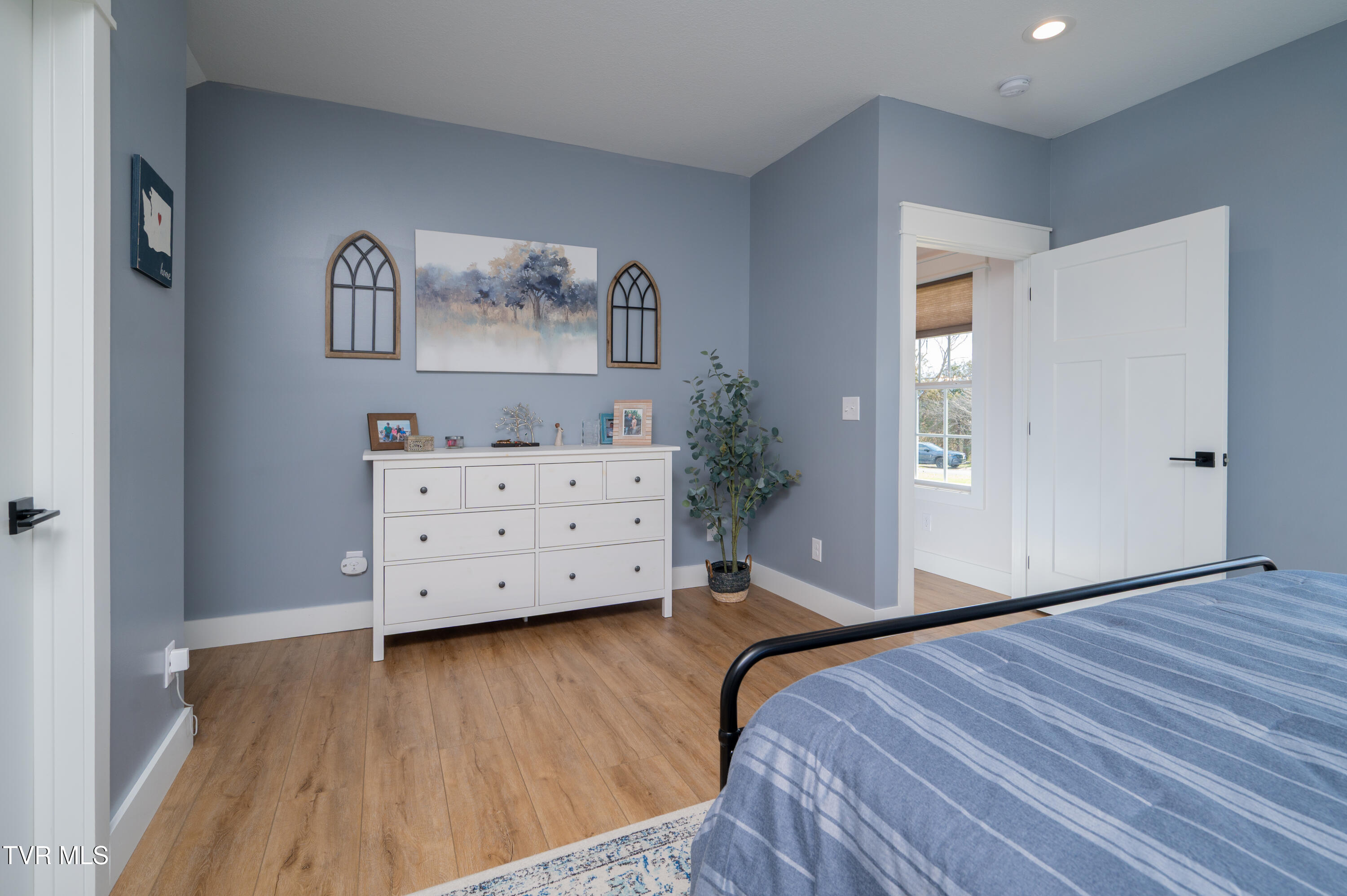 Greeneville, Tennessee, 37745, United States, 4 Bedrooms Bedrooms, ,3 BathroomsBathrooms,Residential,For Sale,2005652