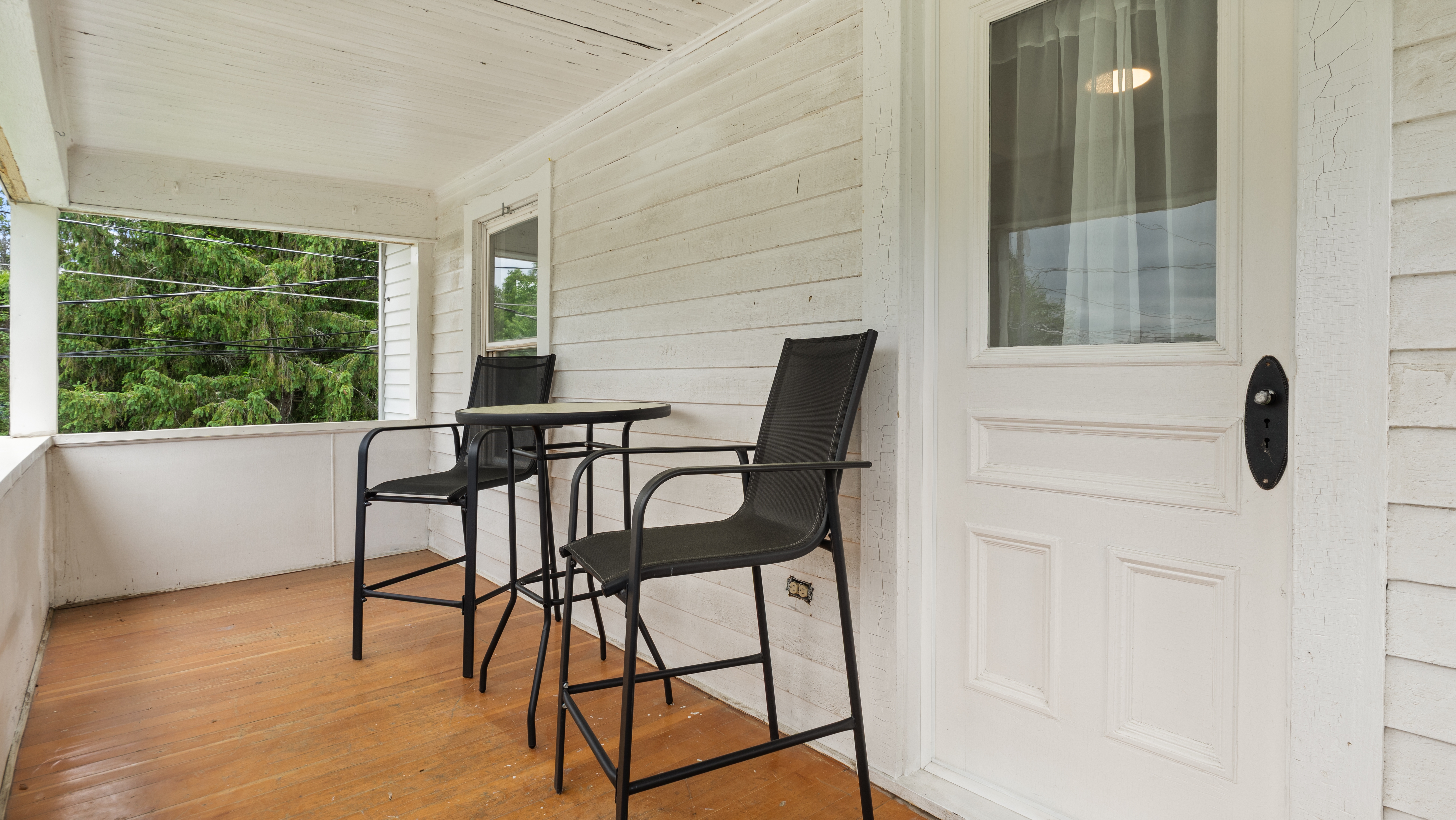  Classic New England Farmhouse with Exceptional Yard - 物件實景