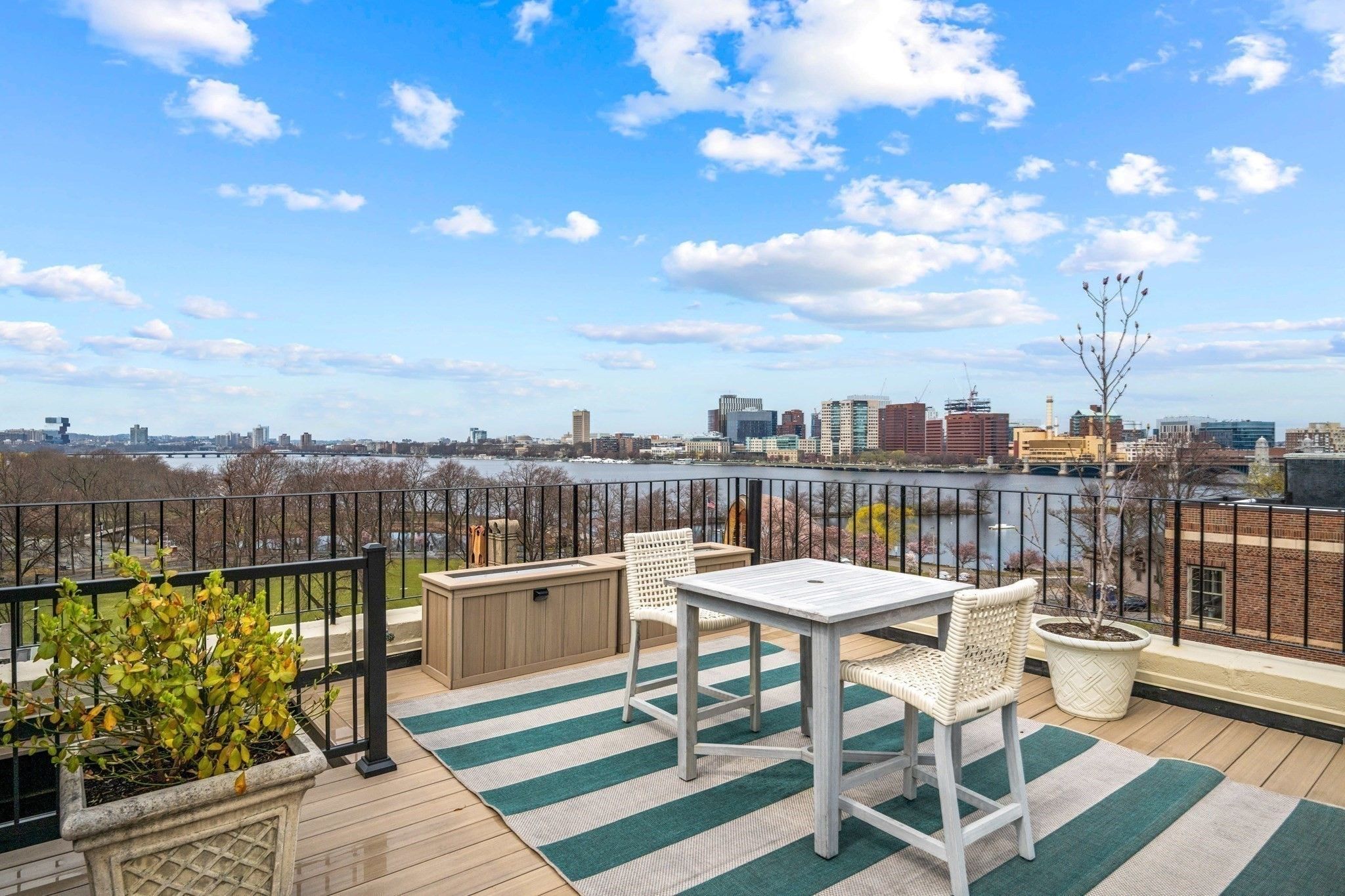  101 Chestnut Street, Unit E, Boston, MA, 02108 - 物件實景
