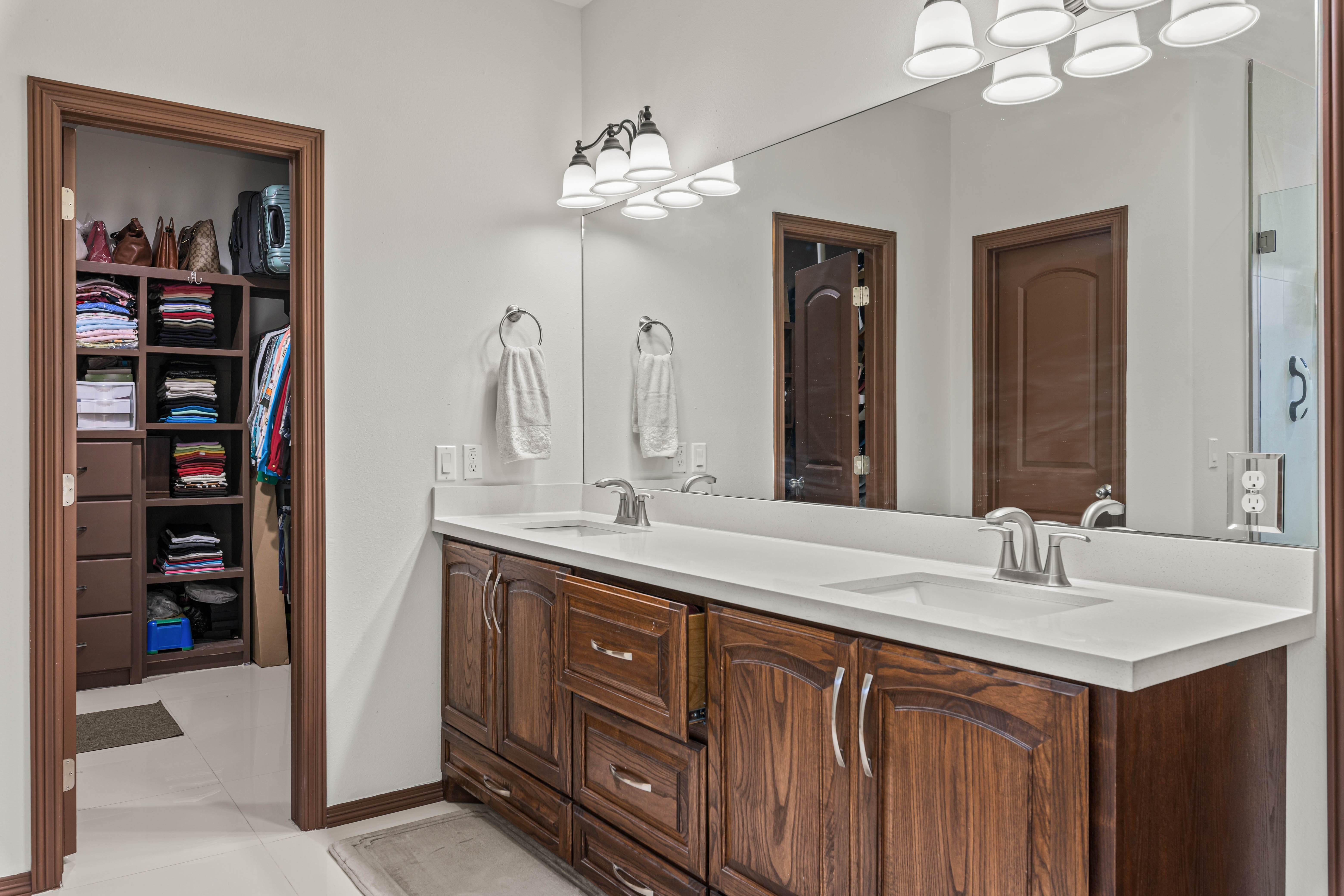 Mission, Texas, 78572, United States, 3 Bedrooms Bedrooms, ,4 BathroomsBathrooms,Residential,For Sale,1762015