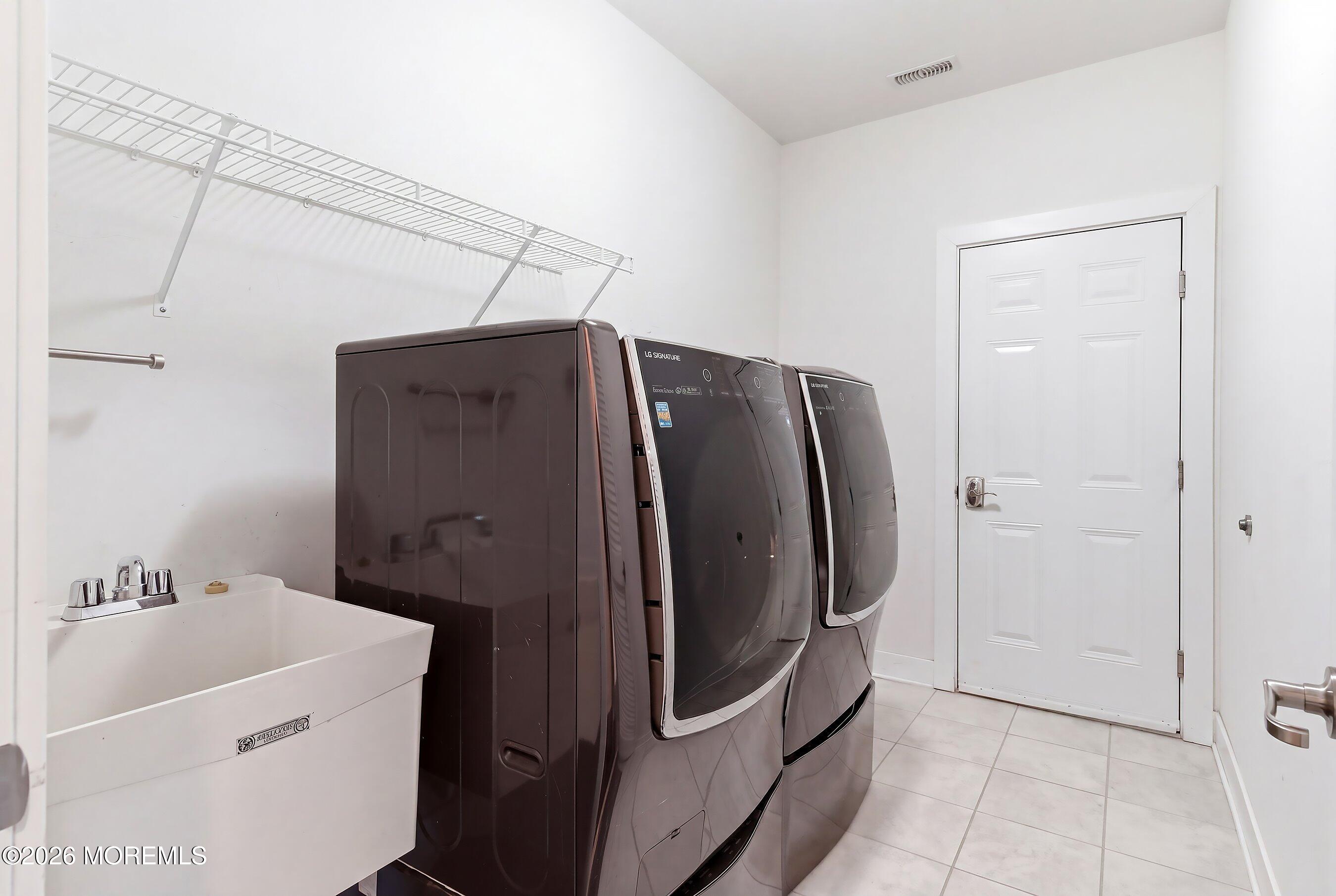 Whiting, New Jersey, 08759, United States, 3 Bedrooms Bedrooms, ,3 BathroomsBathrooms,Residential,For Sale,2048436