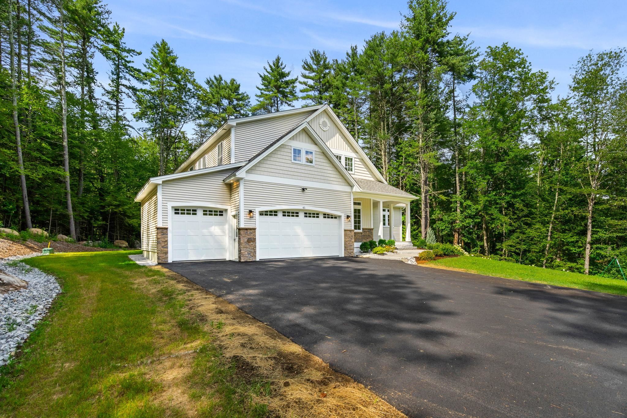 Bedford, New Hampshire, 03110, United States, 4 Bedrooms Bedrooms, ,5 BathroomsBathrooms,Residential,For Sale,1991015