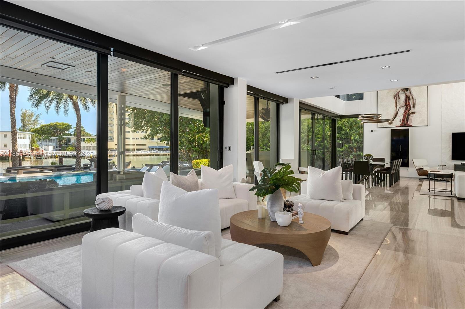 Miami Beach, Florida, 33140, United States, 5 Bedrooms Bedrooms, ,8 BathroomsBathrooms,Residential,For Sale,1918042