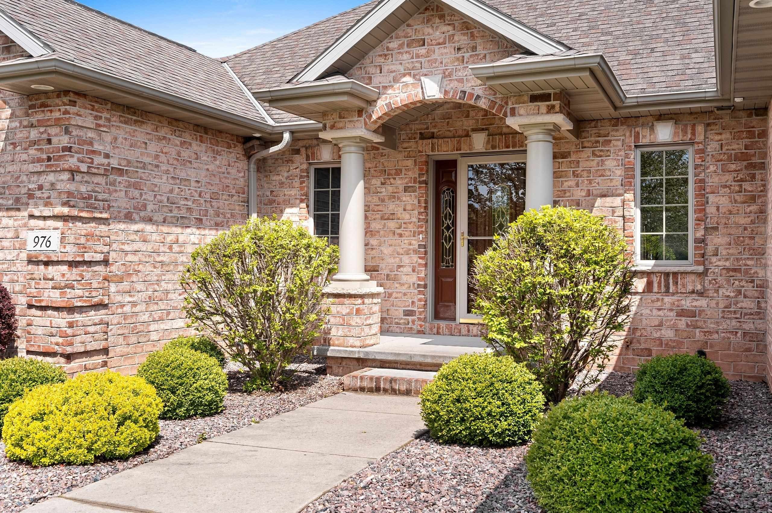 DE PERE, Wisconsin, 54115, United States, 3 Bedrooms Bedrooms, ,4 BathroomsBathrooms,Residential,For Sale,2048400