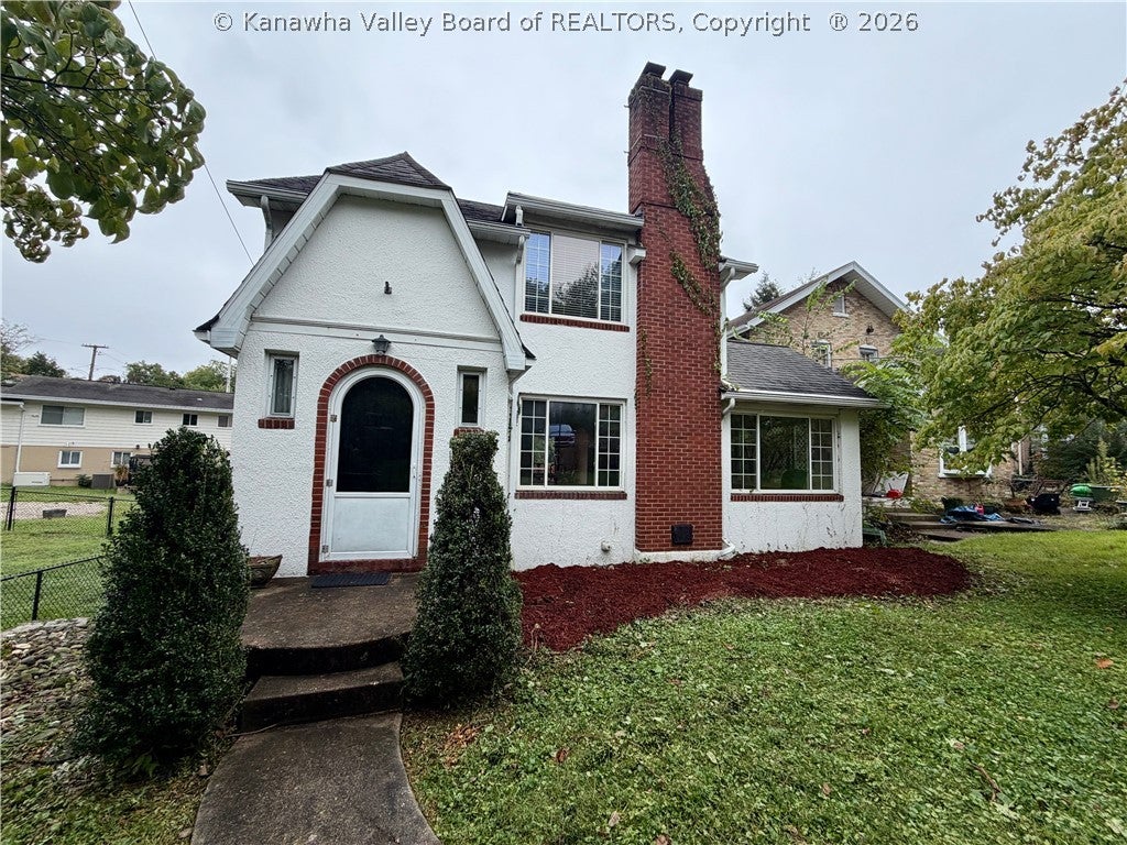 Oakmont Rd, Charleston, WV 25314