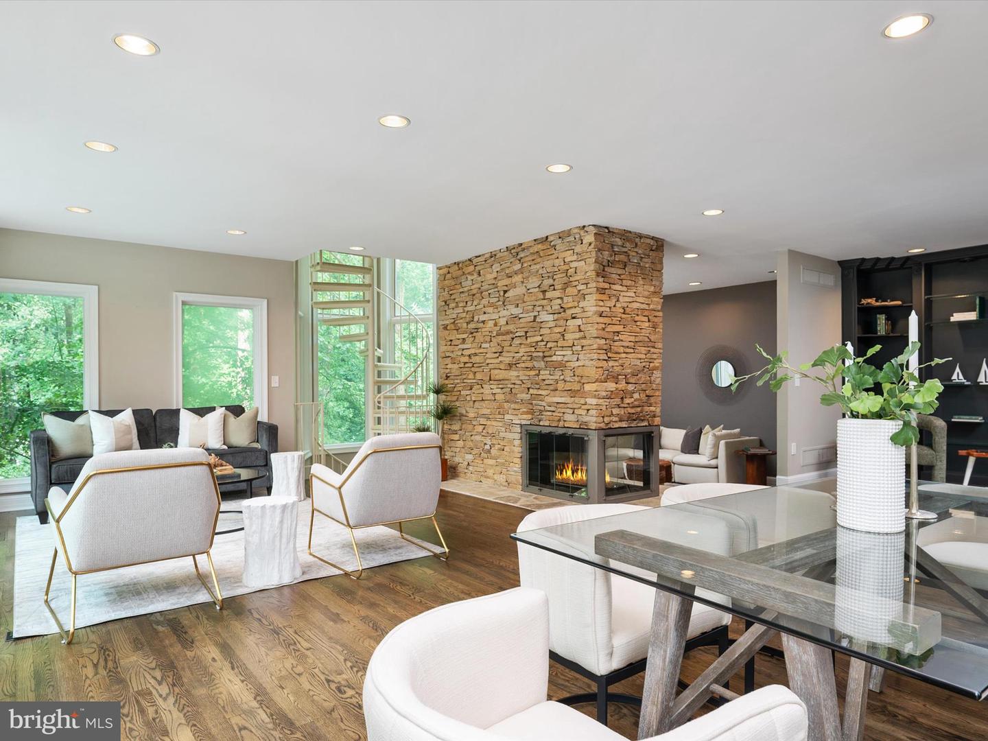Annapolis, Maryland, 21401, United States, 5 Bedrooms Bedrooms, ,5 BathroomsBathrooms,Residential,For Sale,1895873