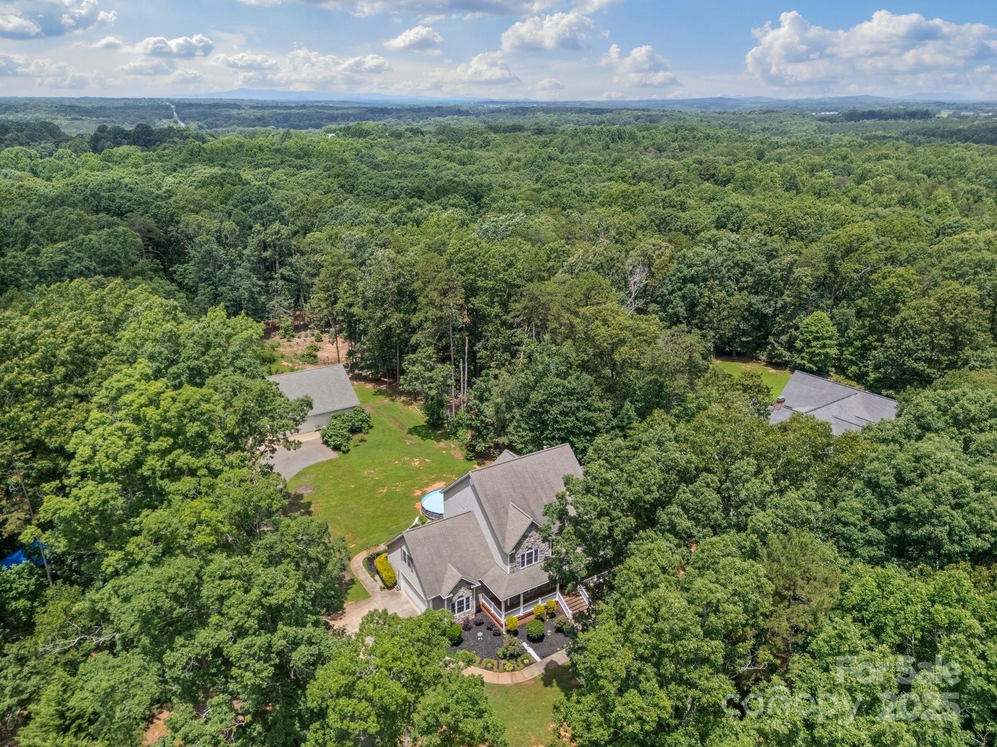 Lincolnton, North Carolina, 28092, United States, 4 Bedrooms Bedrooms, ,4 BathroomsBathrooms,Residential,For Sale,1864704