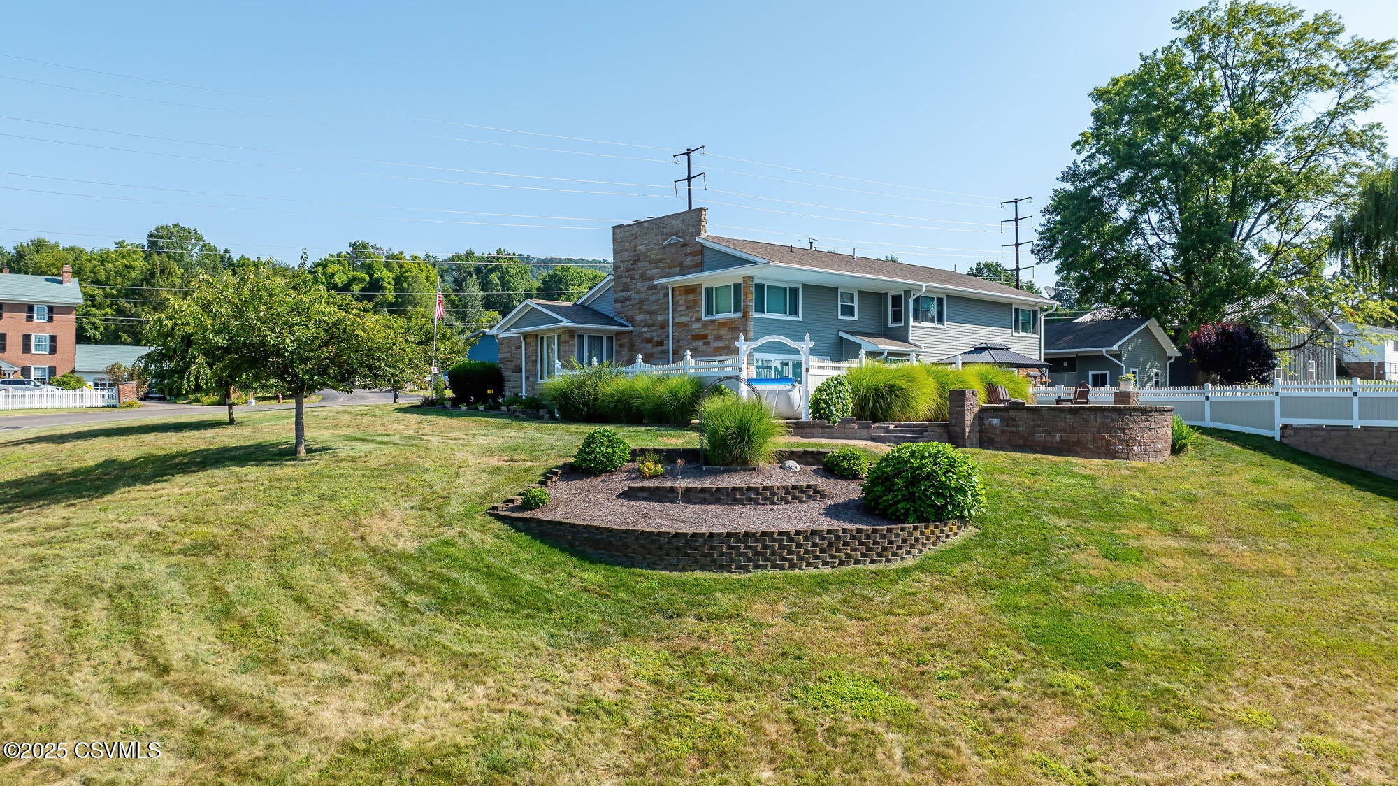 Berwick, Pennsylvania, 18603, United States, 4 Bedrooms Bedrooms, ,3 BathroomsBathrooms,Residential,For Sale,1979458