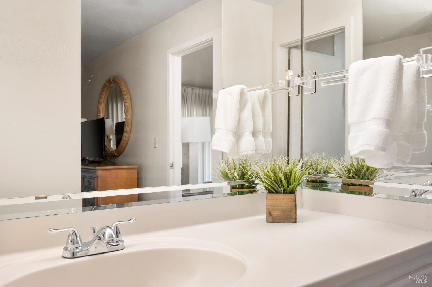 Napa, California, 94558, United States, 3 Bedrooms Bedrooms, ,2 BathroomsBathrooms,Residential,For Sale,1988085