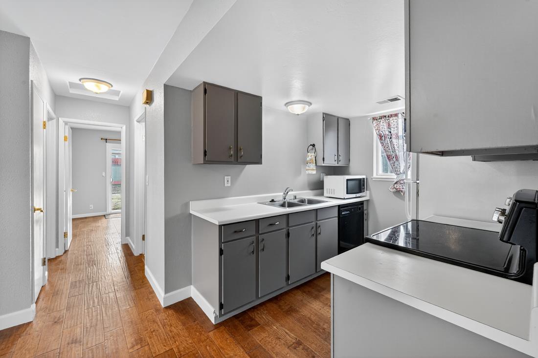 Watsonville, California, 95076, United States, 2 Bedrooms Bedrooms, ,1 BathroomBathrooms,Residential,For Sale,1969209