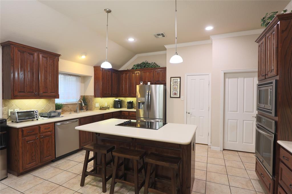 Euless, Texas, 76039, United States, 4 Bedrooms Bedrooms, ,3 BathroomsBathrooms,Residential,For Sale,2033775