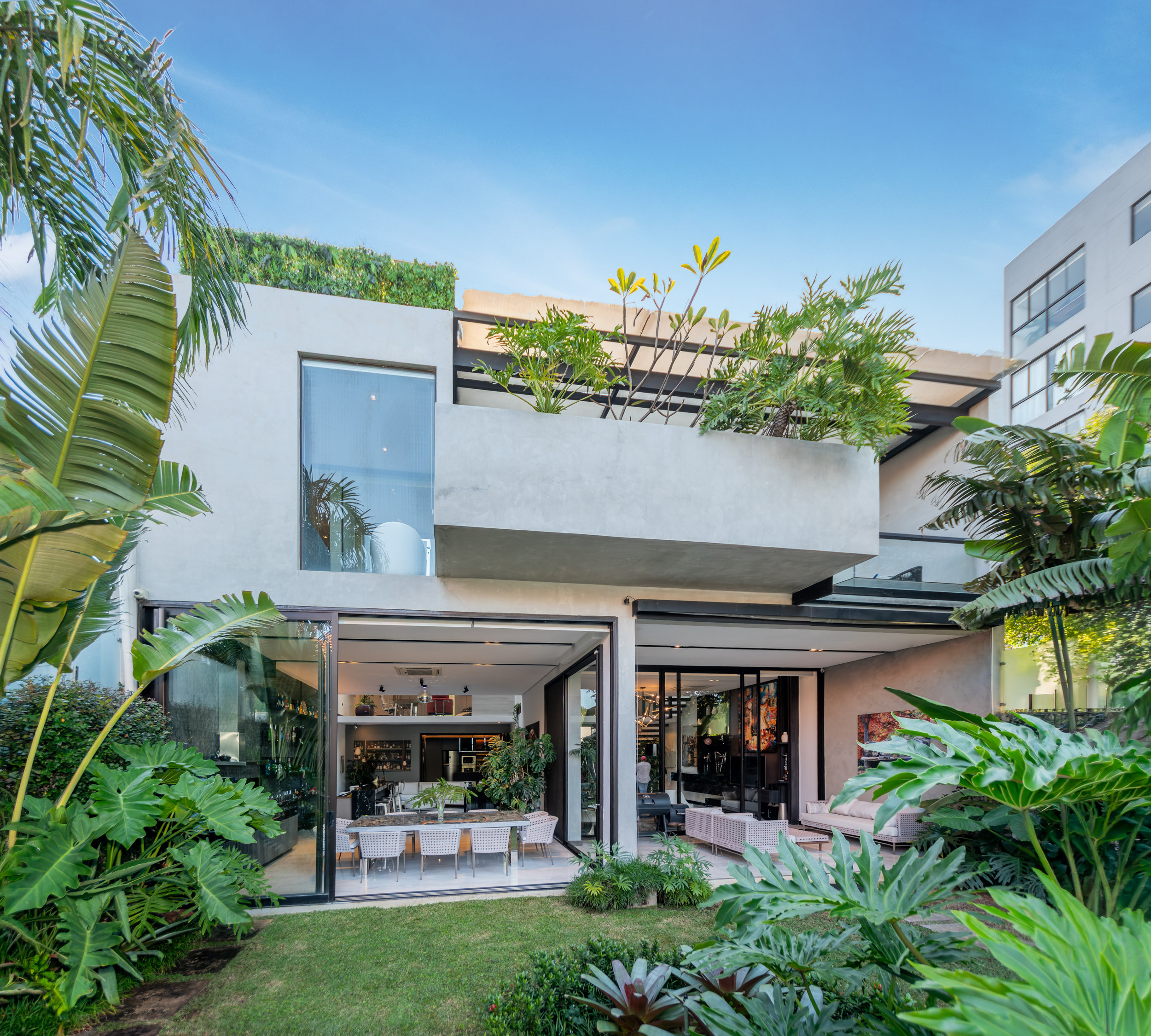  Exclusive Fully Furnished 4-Bedroom En-Suite Residence - 物件實景