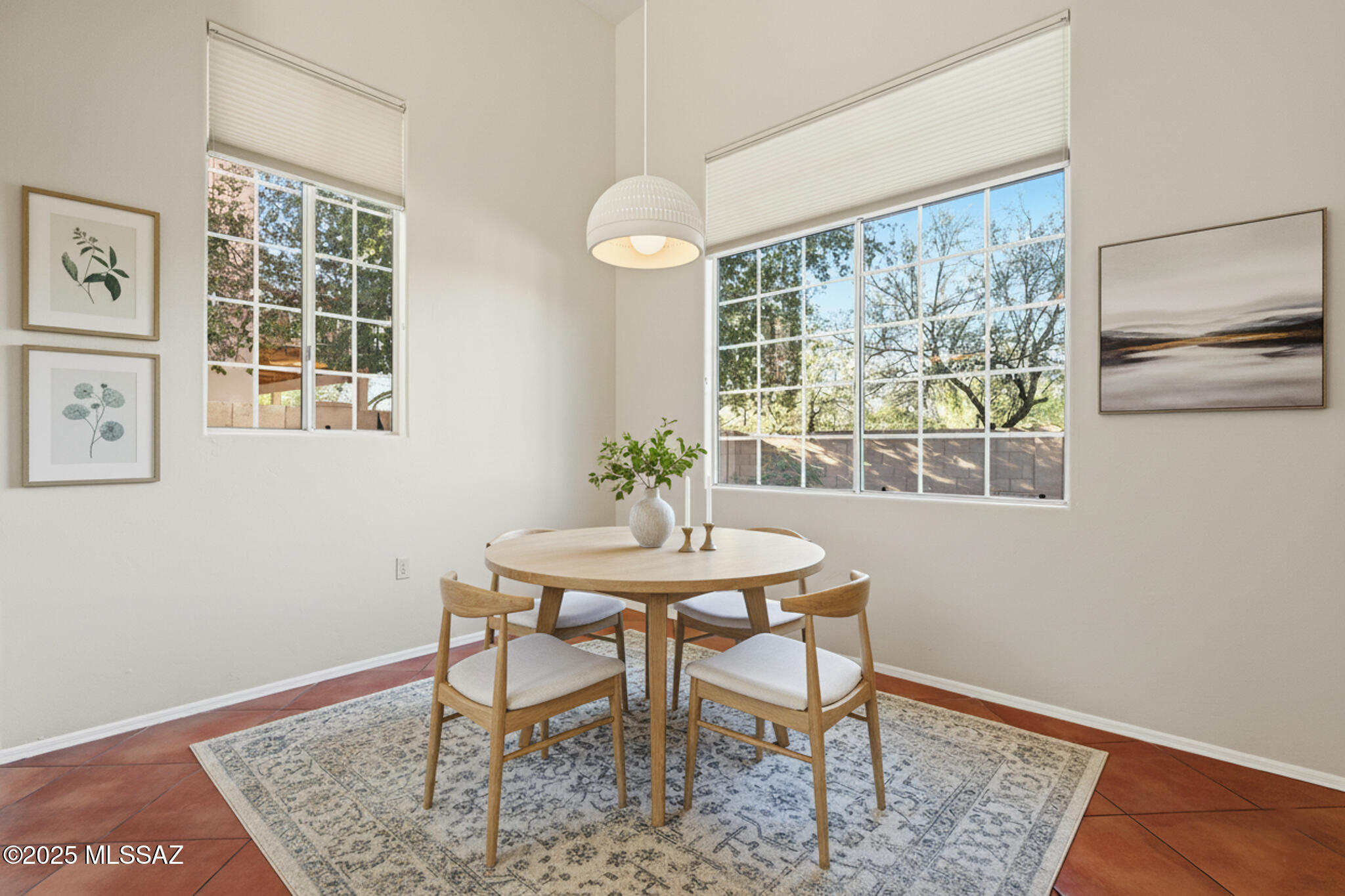 Tucson, Arizona, 85712, United States, 4 Bedrooms Bedrooms, ,3 BathroomsBathrooms,Residential,For Sale,1989179