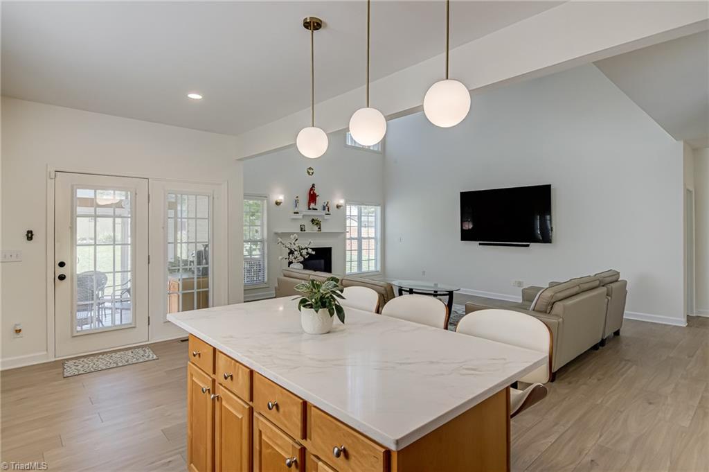 High Point, North Carolina, 27265, United States, 4 Bedrooms Bedrooms, ,3 BathroomsBathrooms,Residential,For Sale,1948916