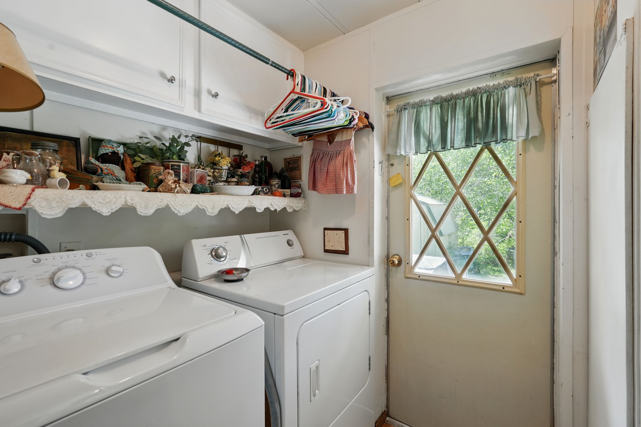 Sagle, Idaho, 83860, United States, 4 Bedrooms Bedrooms, ,2 BathroomsBathrooms,Residential,For Sale,1931932