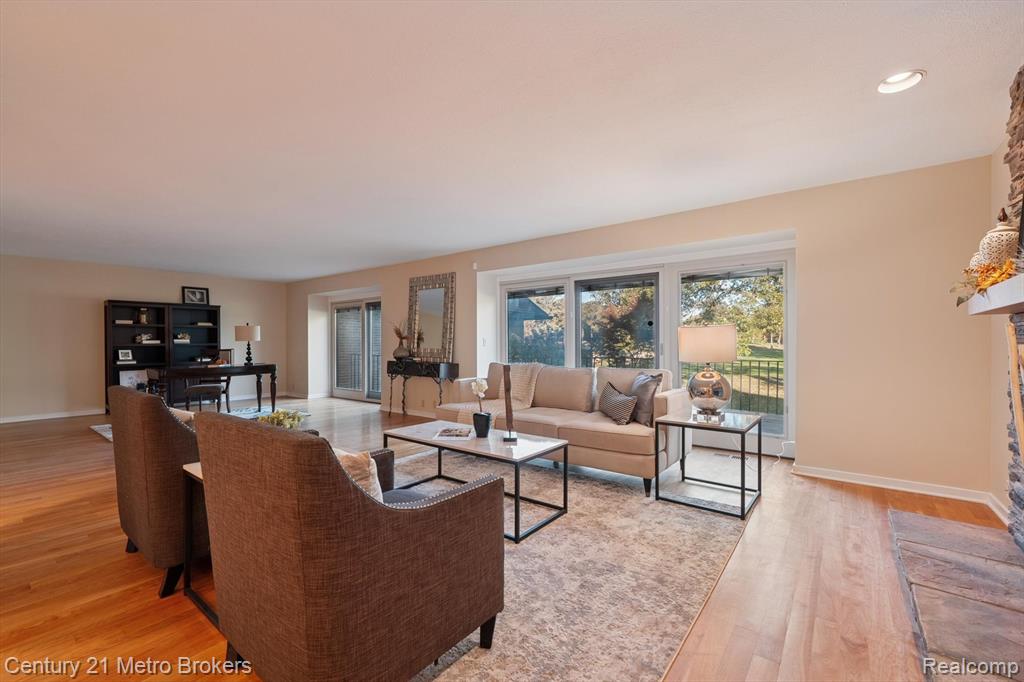 Grand Blanc, Michigan, 48439, United States, 3 Bedrooms Bedrooms, ,5 BathroomsBathrooms,Residential,For Sale,1986103