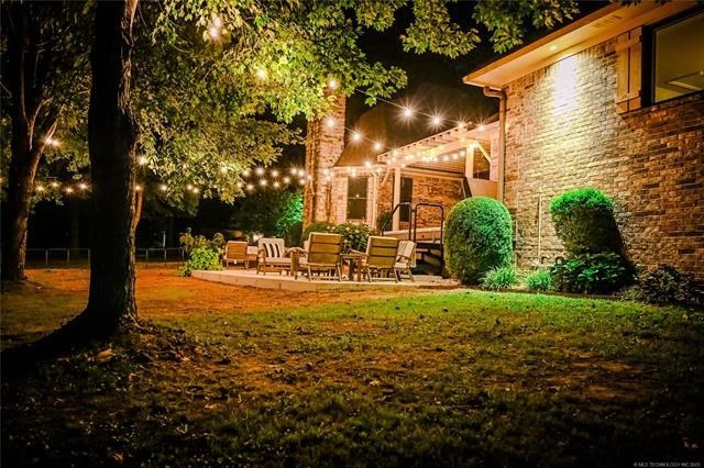 Tahlequah, Oklahoma, 74464, United States, 5 Bedrooms Bedrooms, ,5 BathroomsBathrooms,Residential,For Sale,1987377