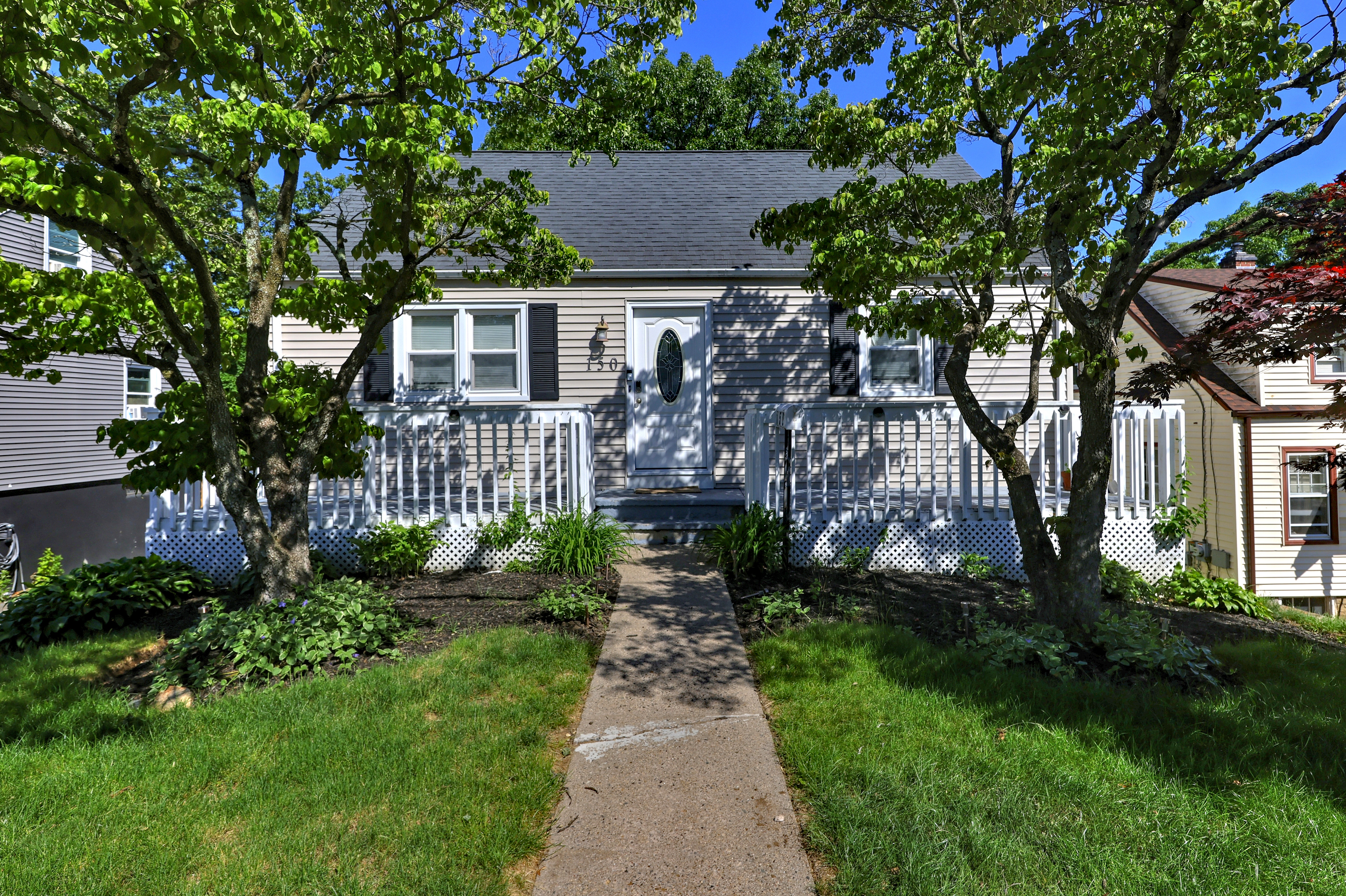  Spacious Cape-Style Home in the Desirable North End - 物件實景