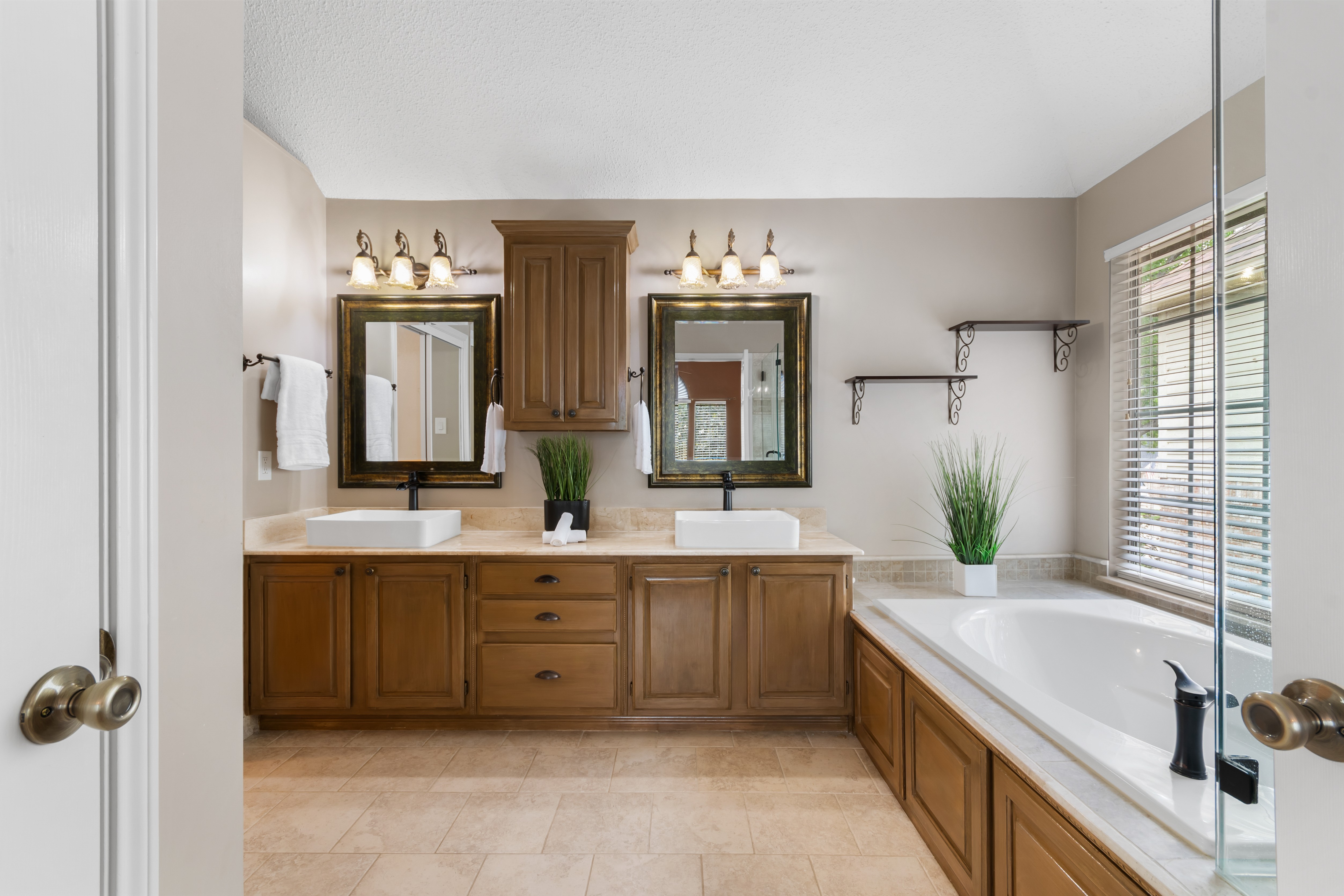  3233 Shady Glen Drive, Grapevine, TX, 76051 - 物件實景