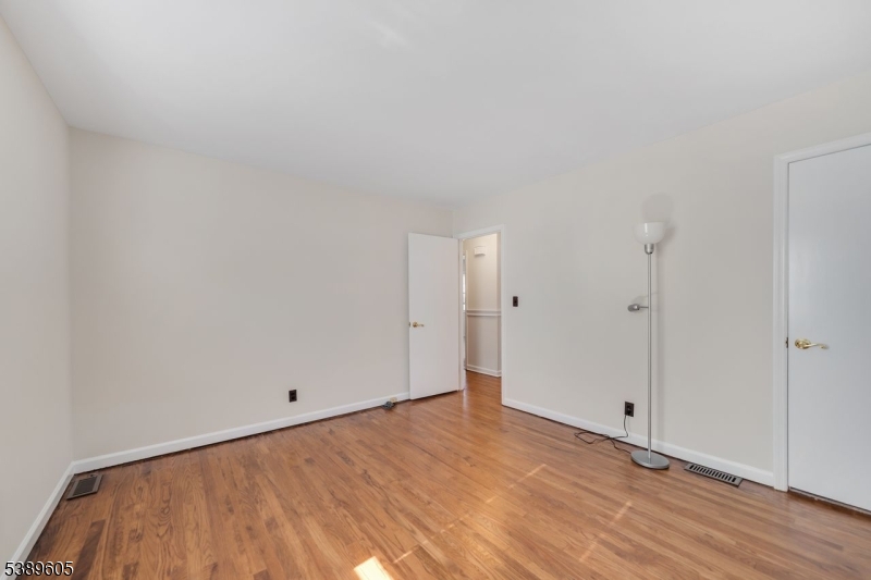 Union Twp., New Jersey, 07083, United States, 4 Bedrooms Bedrooms, ,1 BathroomBathrooms,Residential,For Sale,1989431