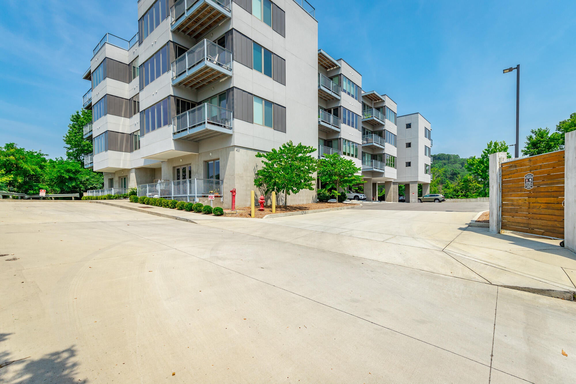 Chattanooga, Tennessee, 37405, United States, 2 Bedrooms Bedrooms, ,2 BathroomsBathrooms,Residential,For Sale,1875132