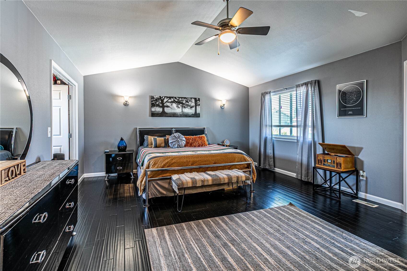 Tacoma, Washington, 98445, United States, 3 Bedrooms Bedrooms, ,3 BathroomsBathrooms,Residential,For Sale,1857304