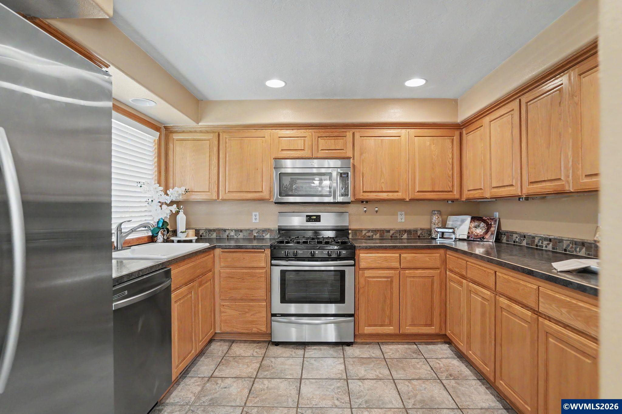 LA Costa Loop, Salem, OR 97302