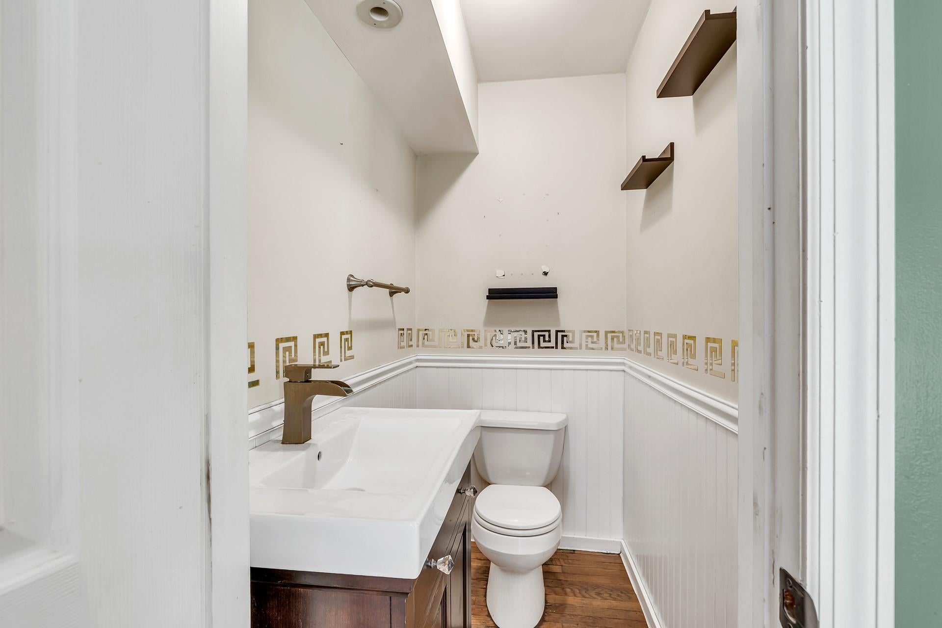 Huntington, New York, 11743, United States, 4 Bedrooms Bedrooms, ,3 BathroomsBathrooms,Residential,For Sale,1895271